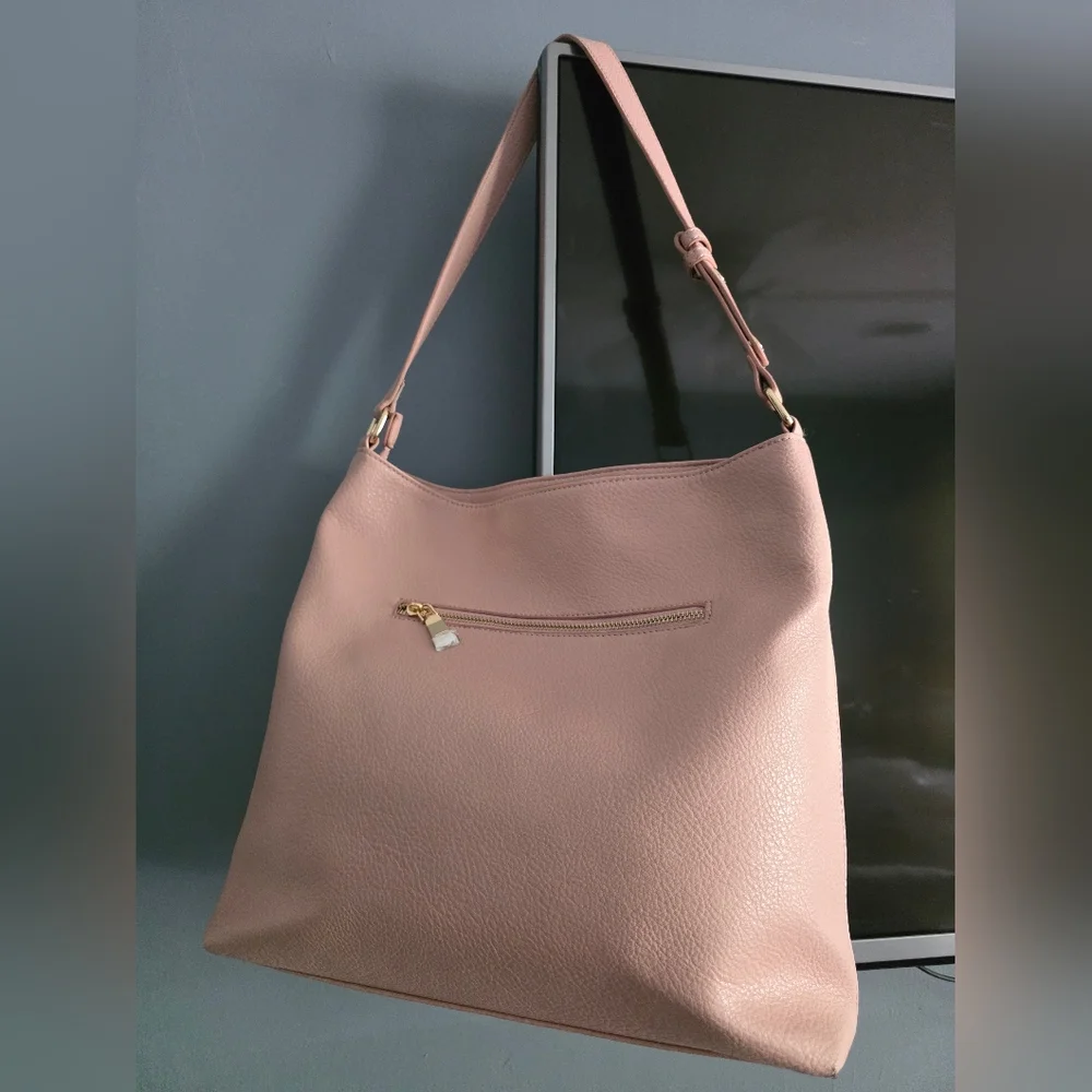 Elegant Pink Leather Shoulder Bag - Picture 2 of 4